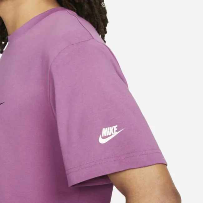 NIKE SPORTSWEAR GRAPHIC TSHIRT